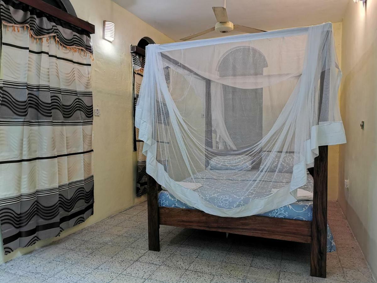 Crown Hotel Zanzibar Екстериор снимка