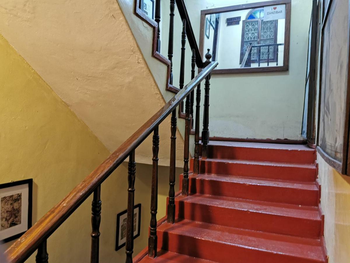 Crown Hotel Zanzibar Екстериор снимка