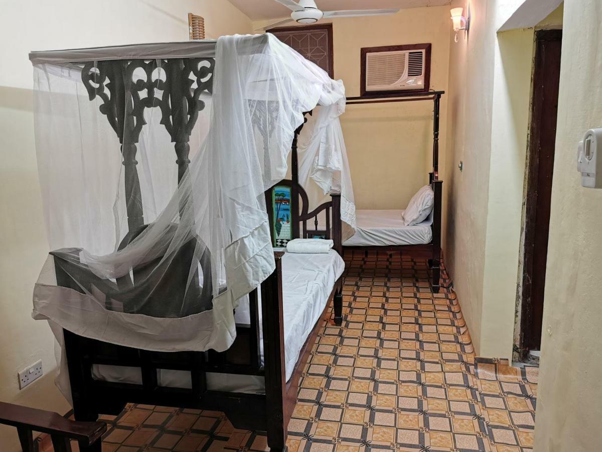 Crown Hotel Zanzibar Екстериор снимка